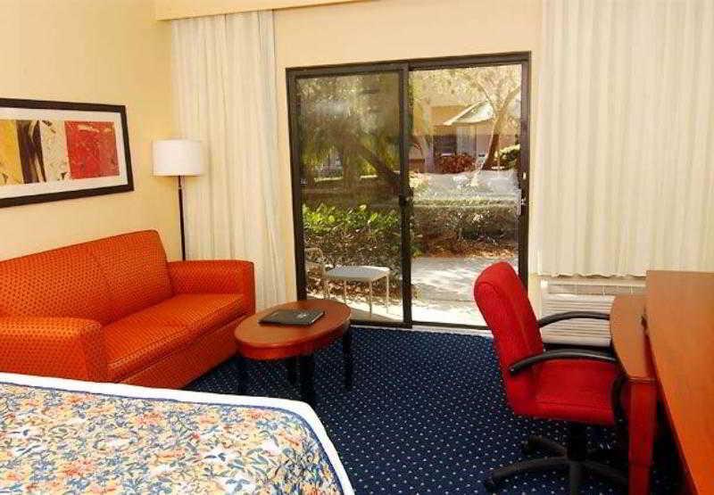 Courtyard Melbourne West Otel Oda fotoğraf